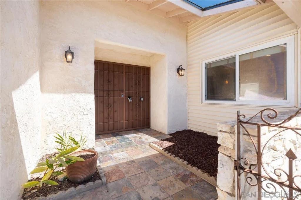 Photo of 16620 San Salvador Ct, San Diego, CA 92128 (MLS # 260015655)