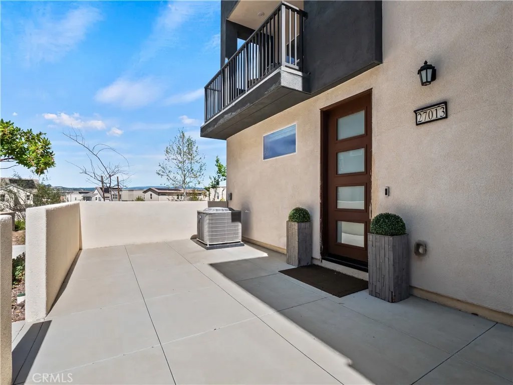 27013 Hummingbird Lane