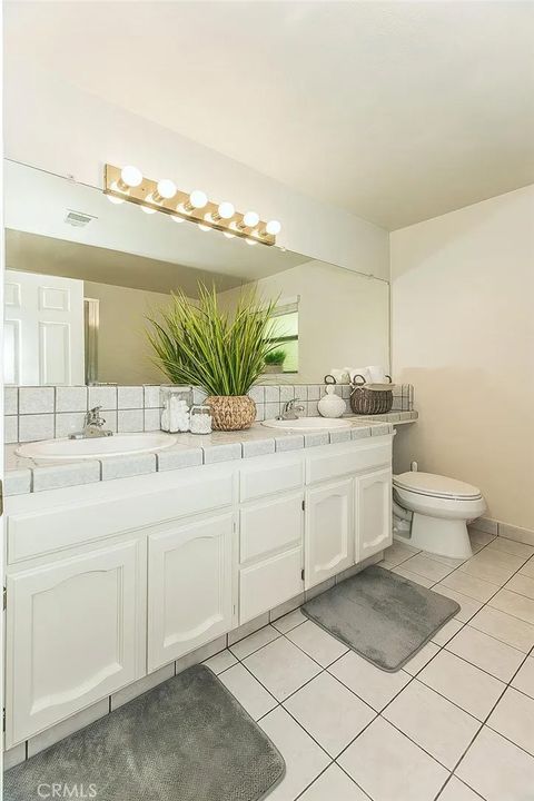 Tiny photo for 6447 N Vagedes Ave, Fresno, CA 93711 (MLS # FR25252031)