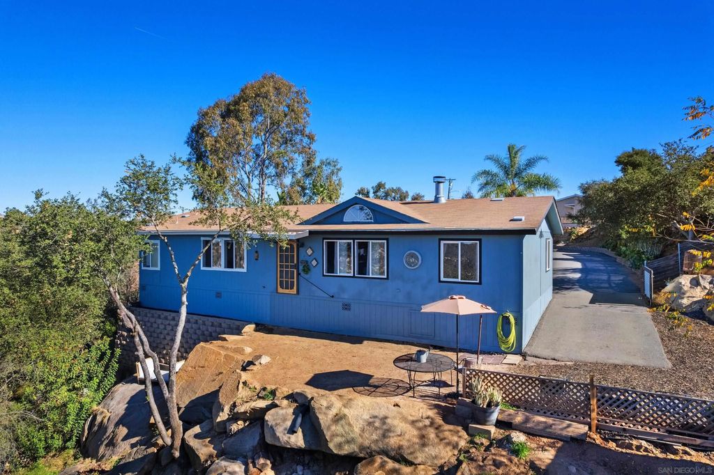 Photo of 300 Thornton Dr #4, El Cajon, CA 92021 (MLS # 250045714)