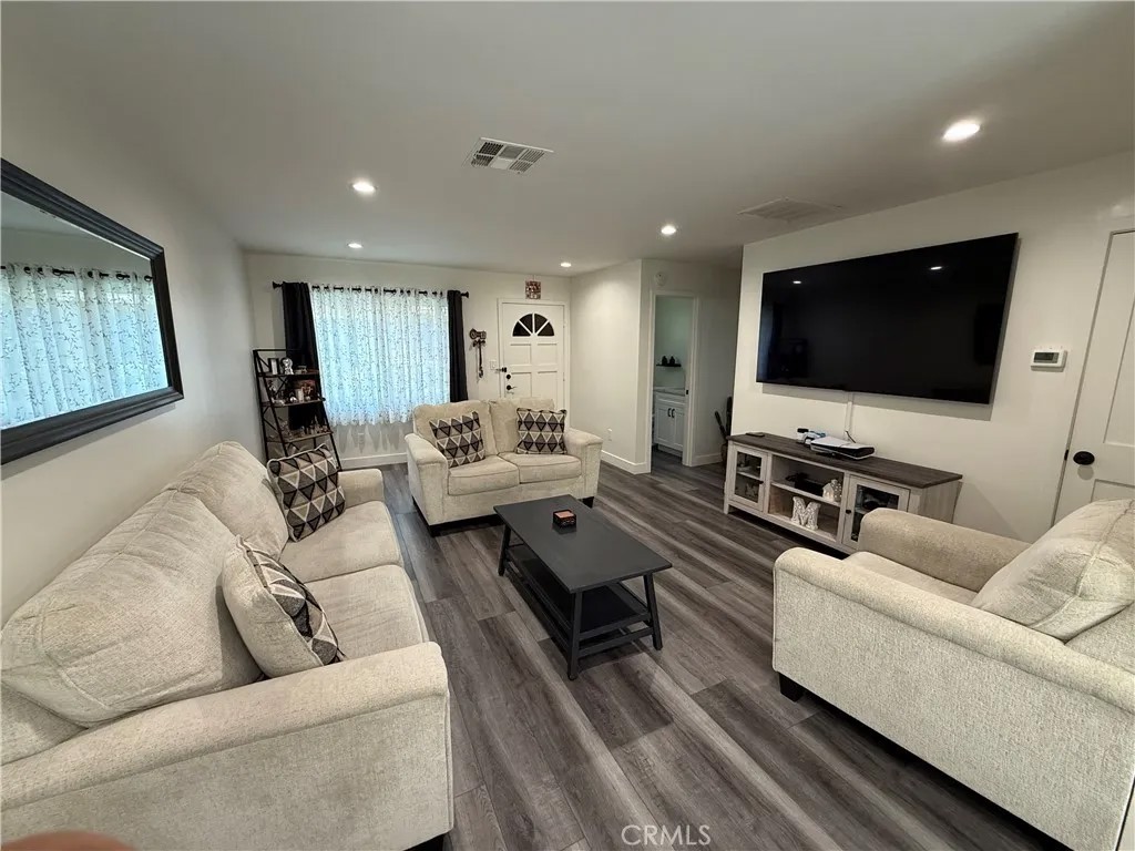17111 Roscoe Boulevard 15