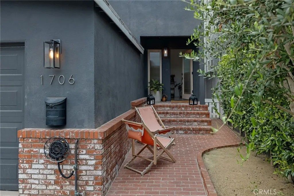 Photo of 1706 Carver Street, Redondo Beach, CA 90278 (MLS # SB26090234)