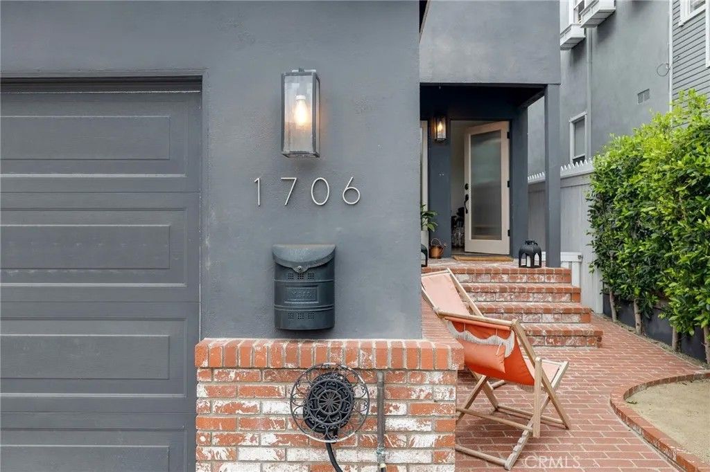Photo of 1706 Carver Street, Redondo Beach, CA 90278 (MLS # SB26090234)