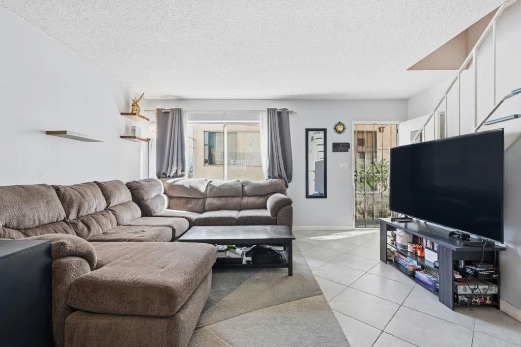 4530 Vandever Avenue 6