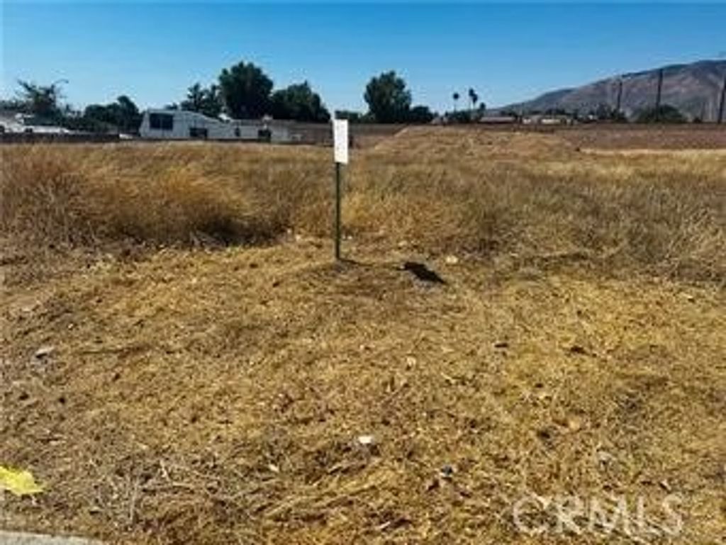 Photo of 515 Justice Ave, San Jacinto, CA 92583 (MLS # IV26007255)