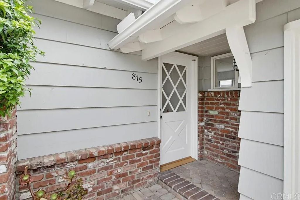 Photo of 815 Hermes Avenue, Encinitas, CA 92024 (MLS # NDP2604127)