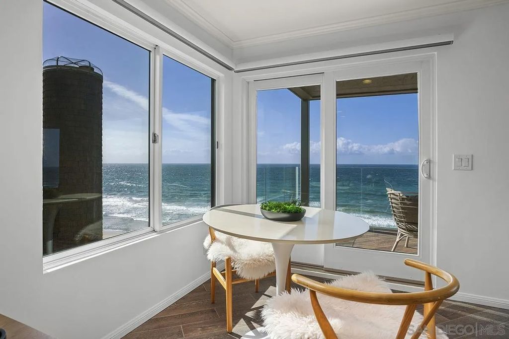 Photo of 239 S Helix Ave #22, Solana Beach, CA 92075 (MLS # 250038590)