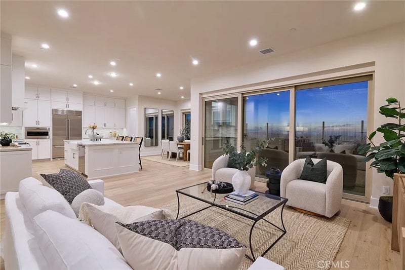 103 Oakstone
