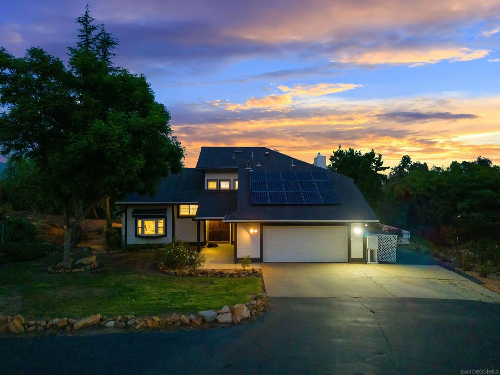Photo of 28793 Stonegate Dr, Valley Center, CA 92082 (MLS # 250039854)