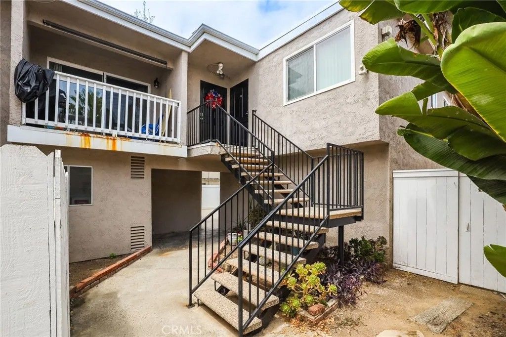 Photo of 205 13th Street #D, Huntington Beach, CA 92648 (MLS # OC26089507)