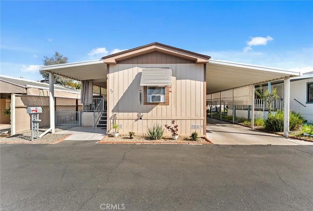 Photo of 530 W Devonshire Ave #37, Hemet, CA 92543 (MLS # SW26030771)