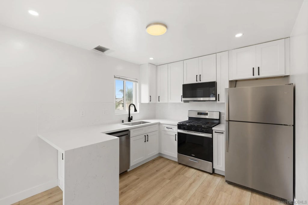 Photo of 230 Elm Ave, Imperial Beach, CA 91932 (MLS # 260021866)
