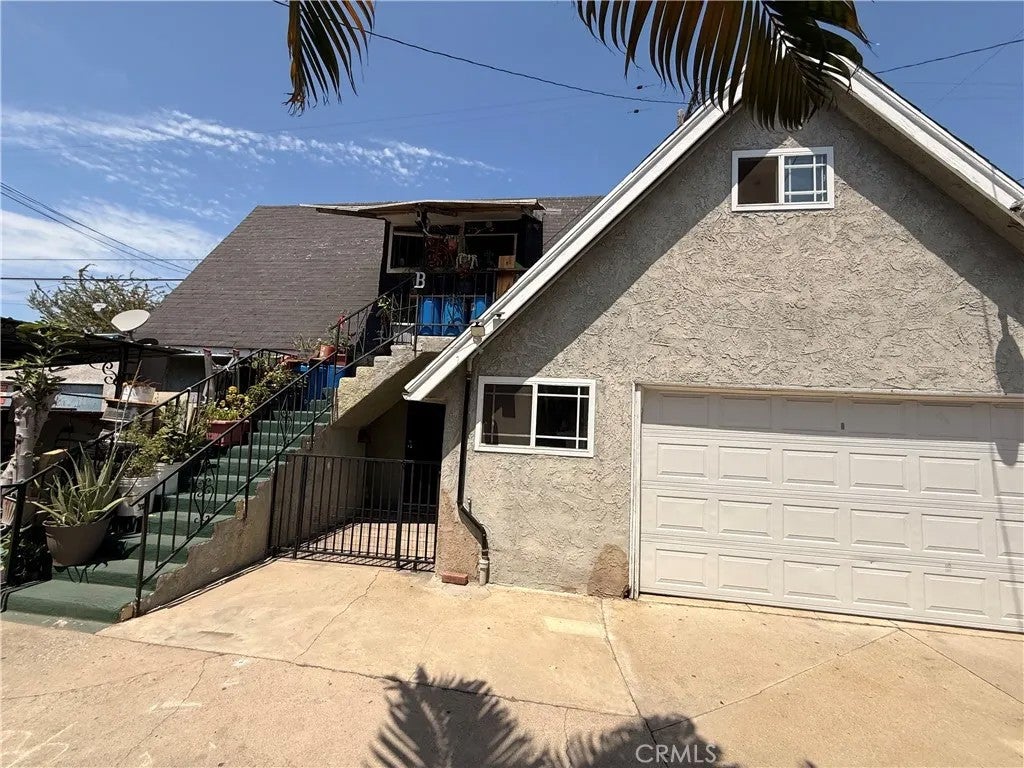 2527 Flower Street