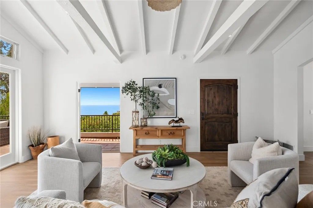 Photo of 31402 Ocean View, Laguna Beach, CA 92651 (MLS # LG26092727)