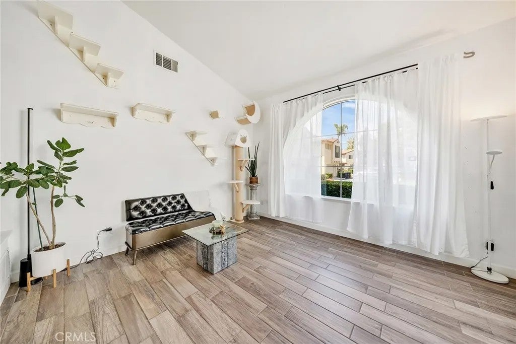 68 Colony Way