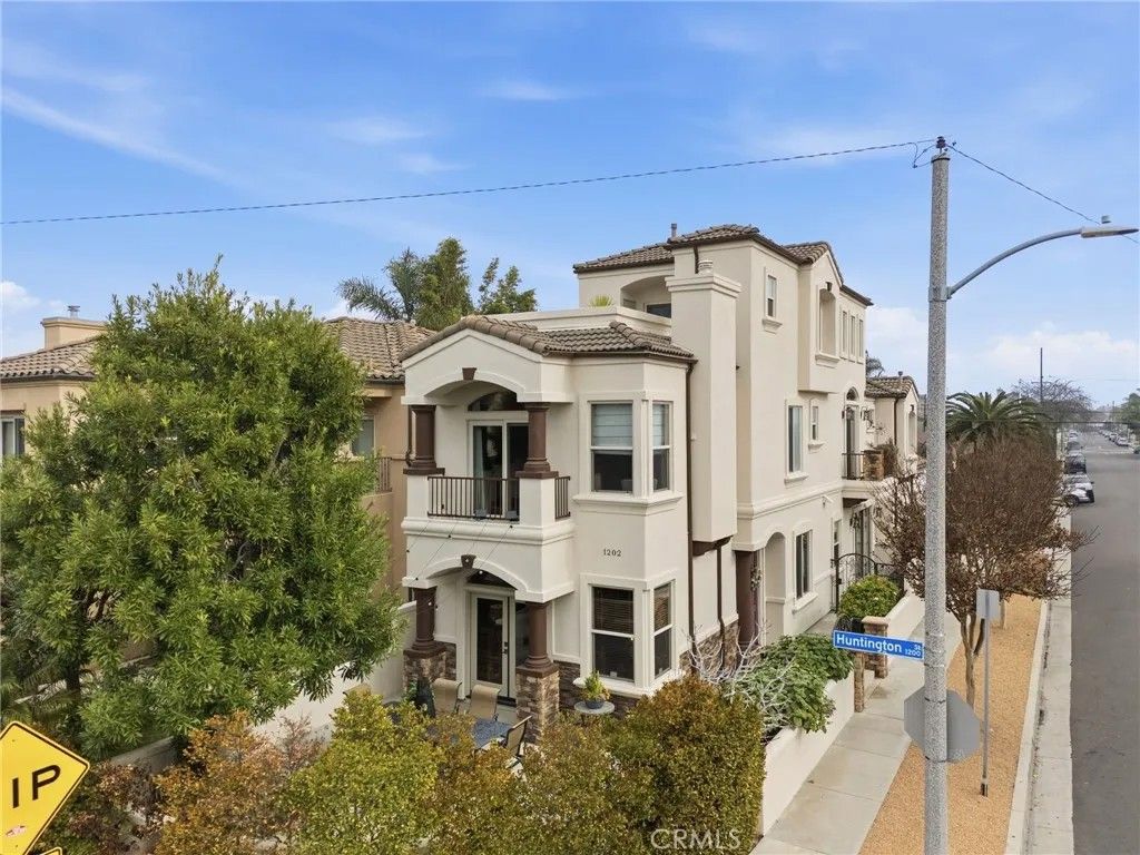 Photo of 1202 Huntington Street, Huntington Beach, CA 92648 (MLS # OC26024513)