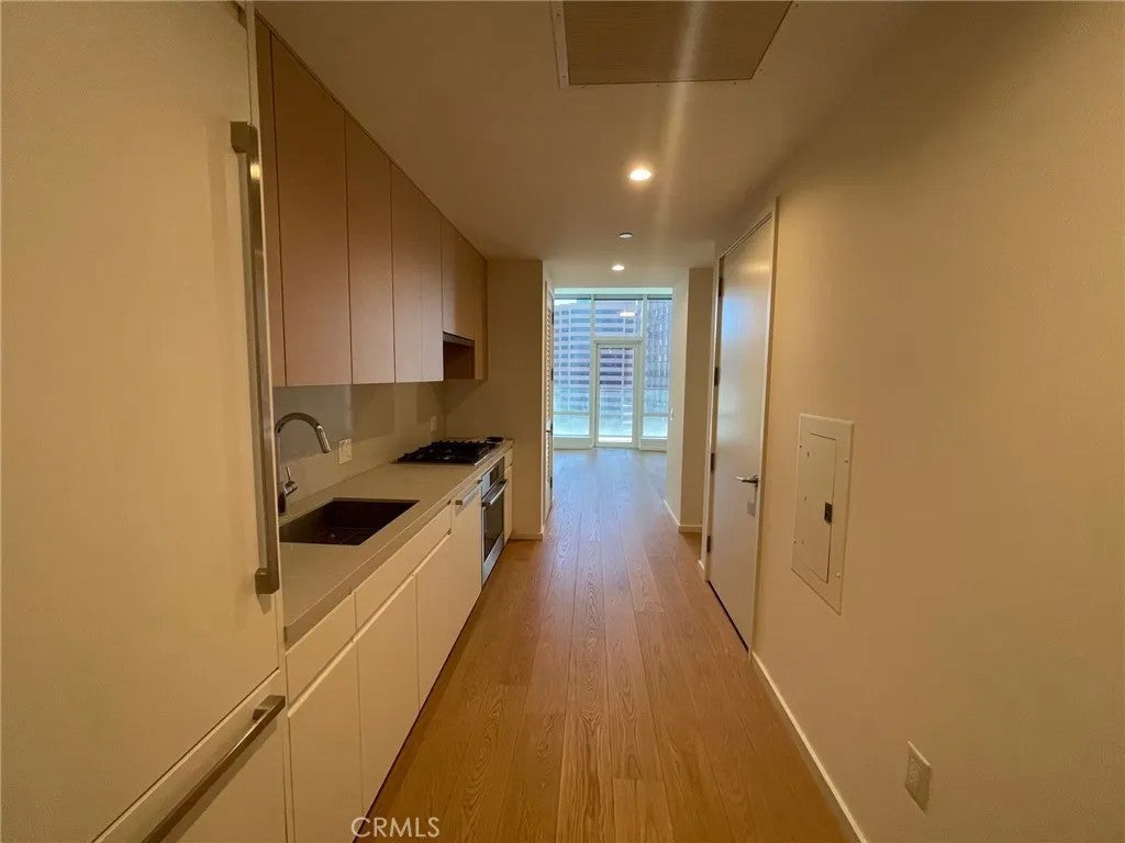 877 Francisco Street 1921