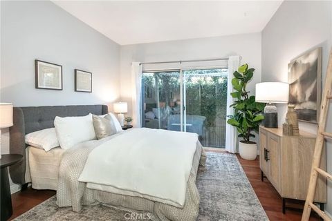 Tiny photo for 817 10th Street #104, Santa Monica, CA 90403 (MLS # BB25246129)