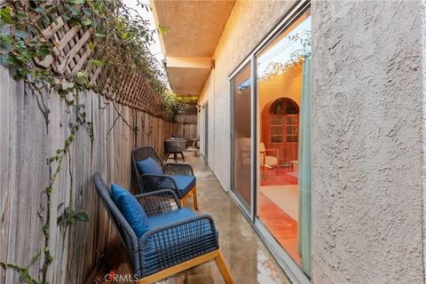 Tiny photo for 817 10th Street #104, Santa Monica, CA 90403 (MLS # BB25246129)