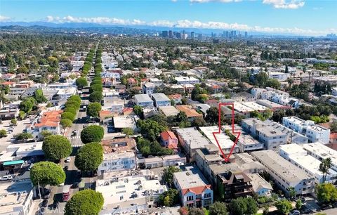Tiny photo for 817 10th Street #104, Santa Monica, CA 90403 (MLS # BB25246129)