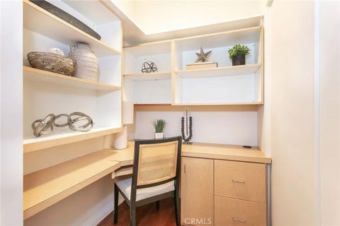 Tiny photo for 817 10th Street #104, Santa Monica, CA 90403 (MLS # BB25246129)