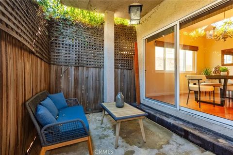 Tiny photo for 817 10th Street #104, Santa Monica, CA 90403 (MLS # BB25246129)