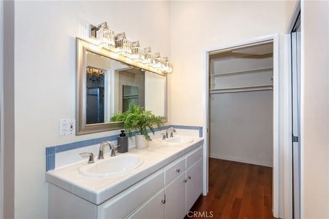 Tiny photo for 817 10th Street #104, Santa Monica, CA 90403 (MLS # BB25246129)