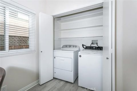 Tiny photo for 817 10th Street #104, Santa Monica, CA 90403 (MLS # BB25246129)