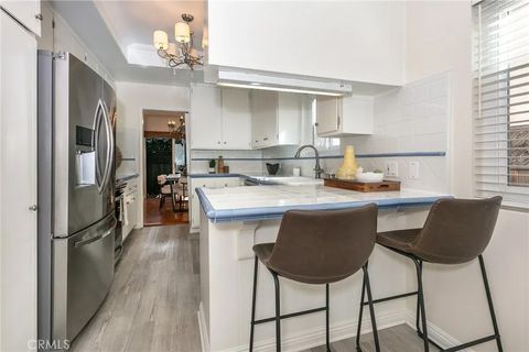 Tiny photo for 817 10th Street #104, Santa Monica, CA 90403 (MLS # BB25246129)
