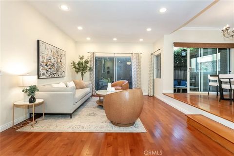 Tiny photo for 817 10th Street #104, Santa Monica, CA 90403 (MLS # BB25246129)