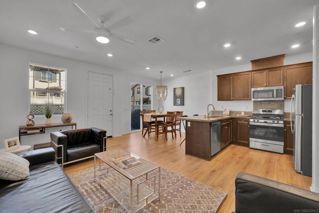 Photo of 41984 Retsina St #705, Murrieta, CA 92562 (MLS # 260002741)