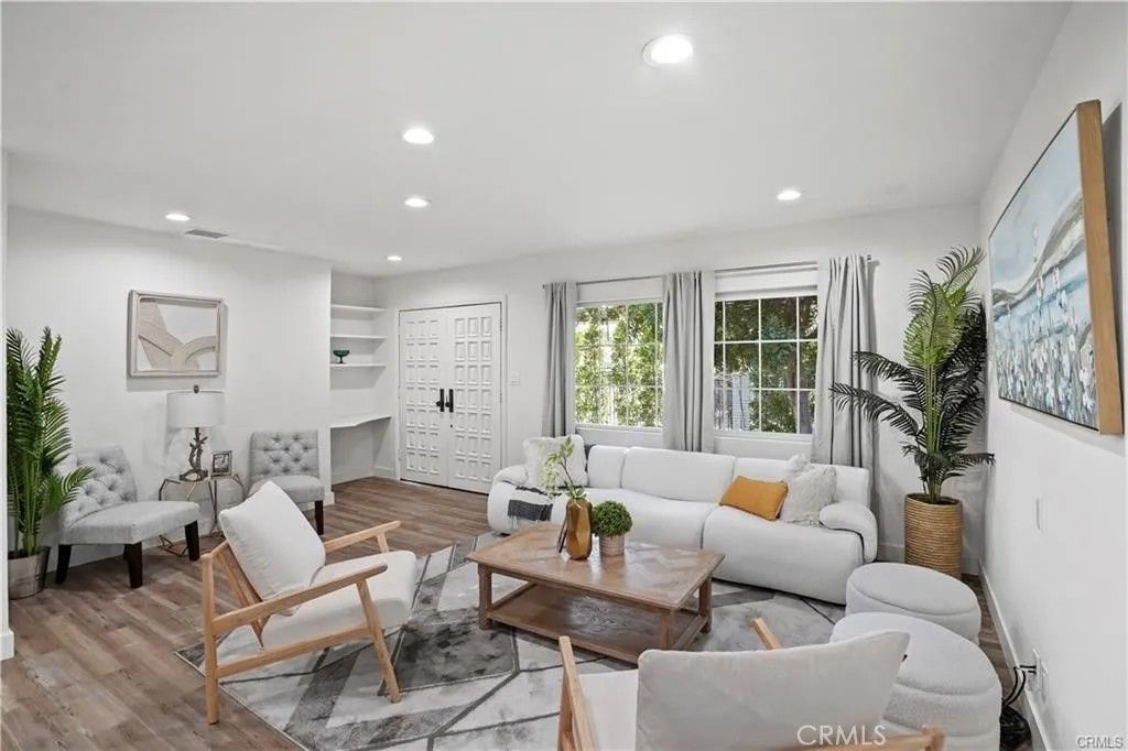 Photo of 5616 Buffalo, Valley Glen, CA 91401 (MLS # SR25272041)