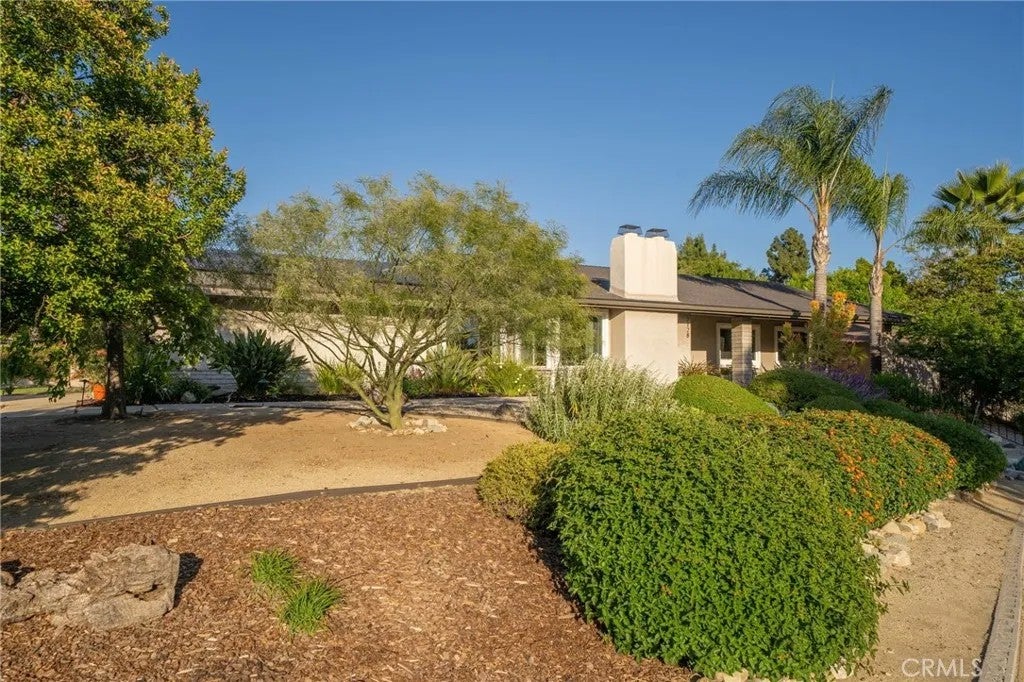 2128 N Villa Maria Road