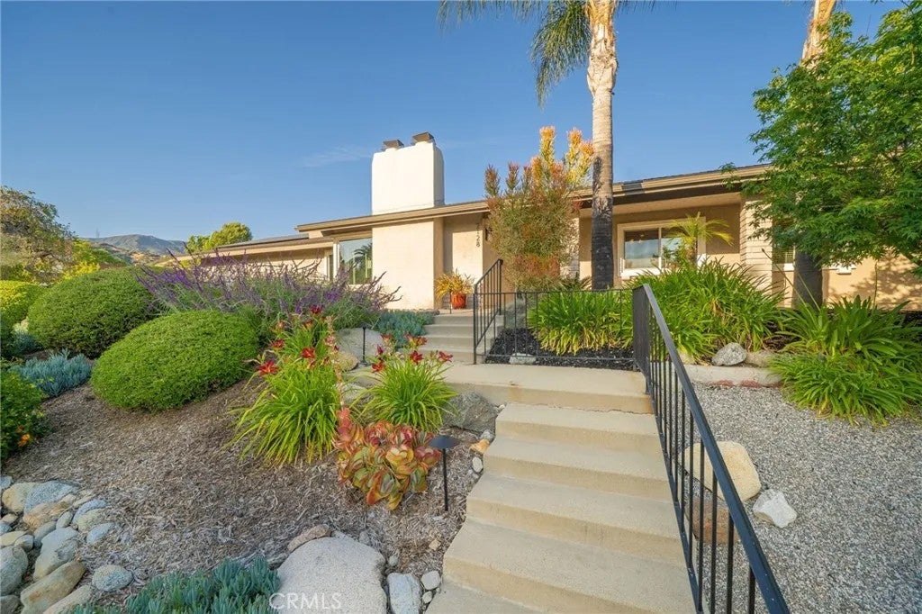 2128 N Villa Maria Road