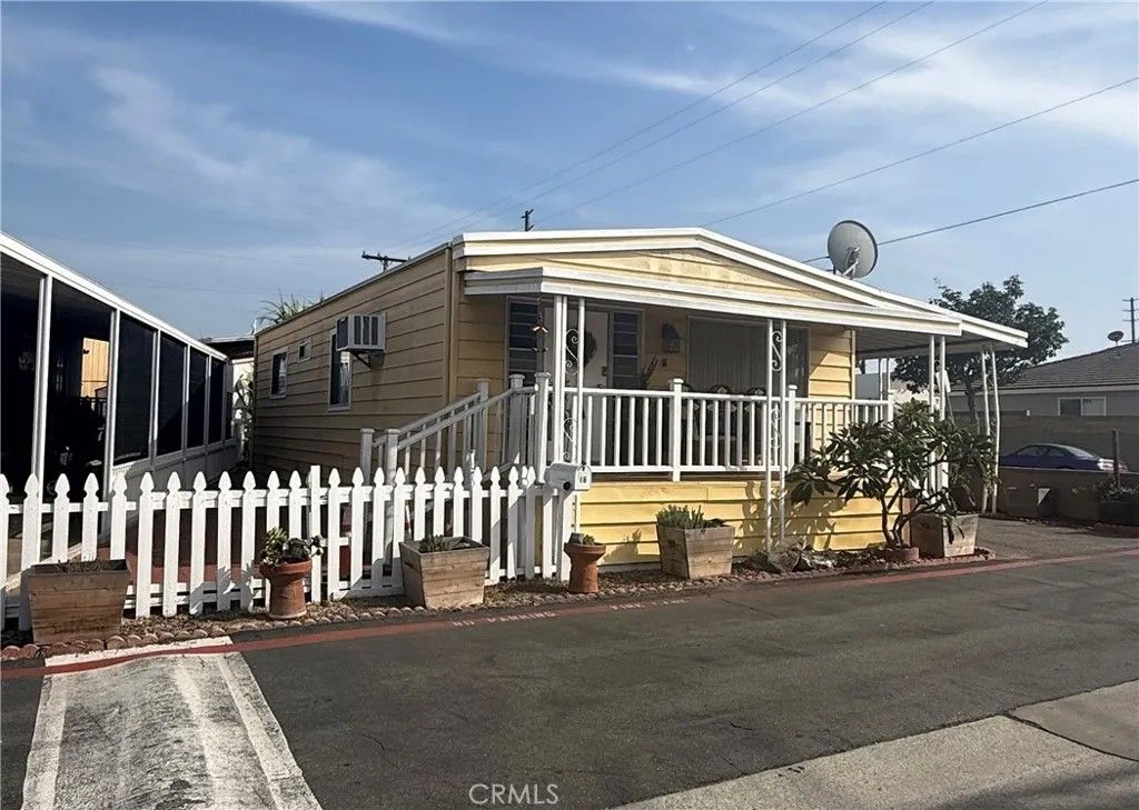 Photo of 17705 S Western Ave #16, Gardena, CA 90248 (MLS # PW25249178)