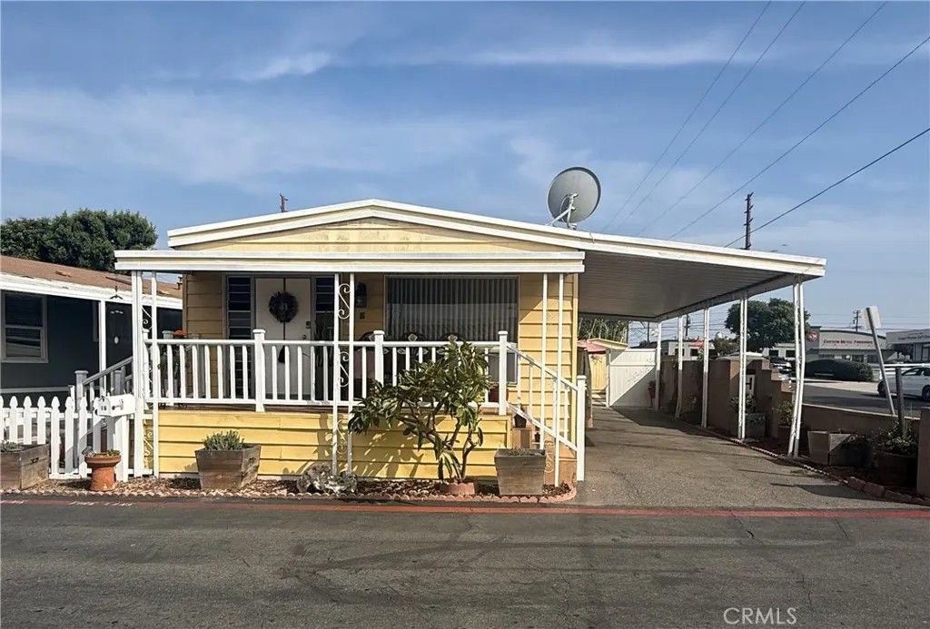 Photo of 17705 S Western Ave #16, Gardena, CA 90248 (MLS # PW25249178)