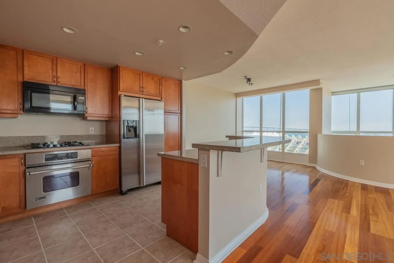 510 1st Ave 1504