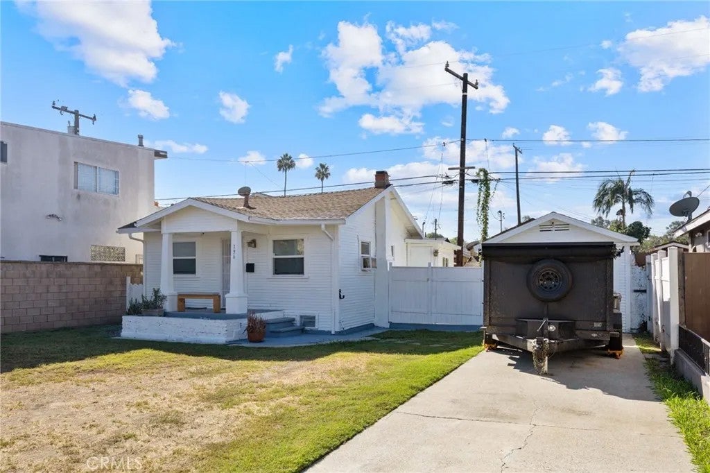 196 E Del Amo Boulevard