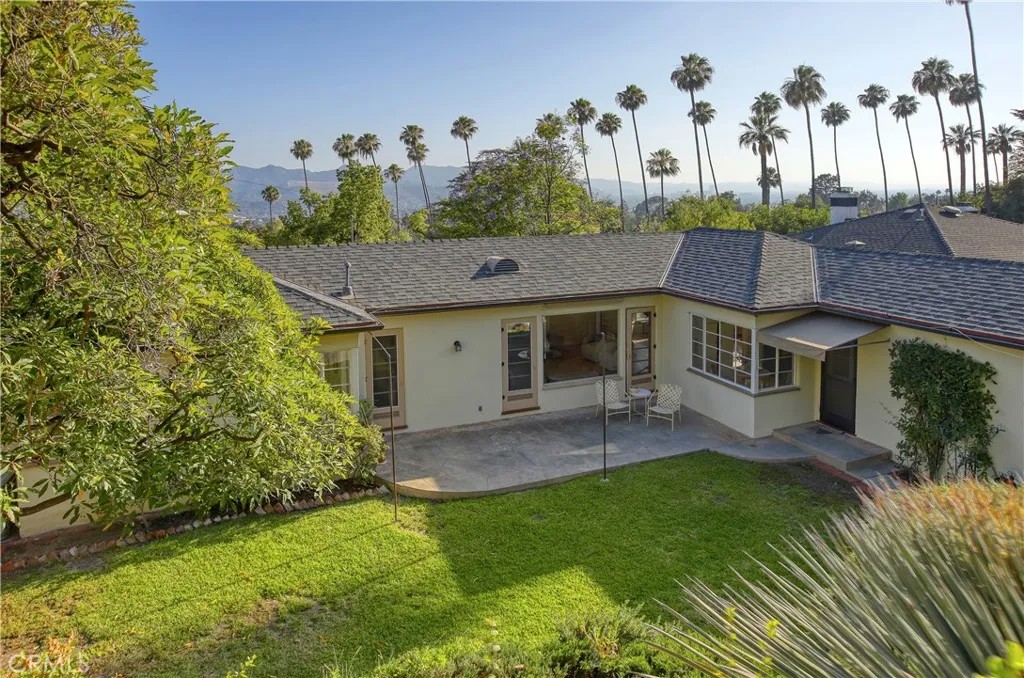 833 W Mountain
