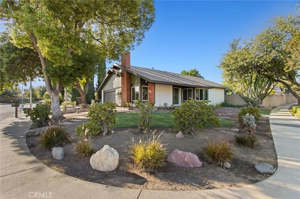 10002 Ashford Court