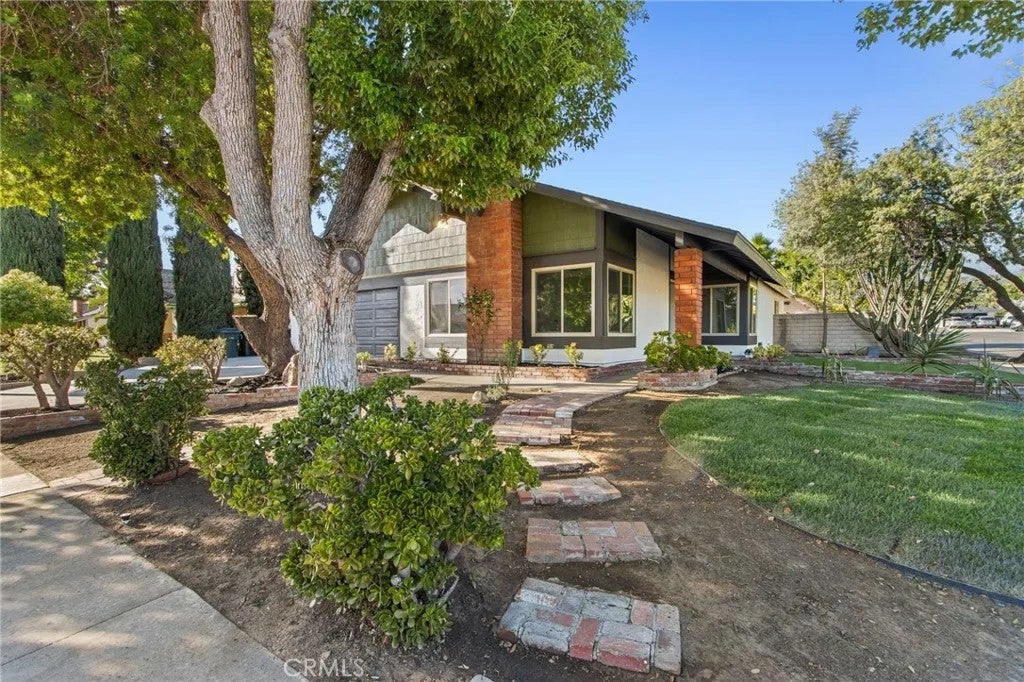 10002 Ashford Court