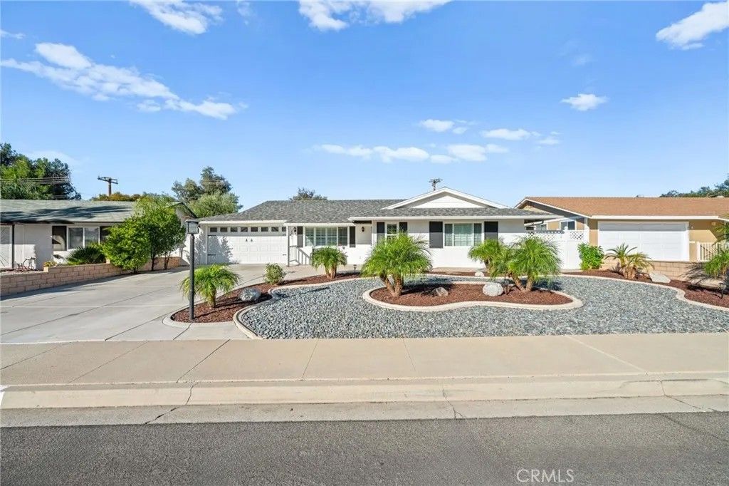 Photo of 28731 Thornhill Dr, Menifee, CA 92586 (MLS # IV25248889)