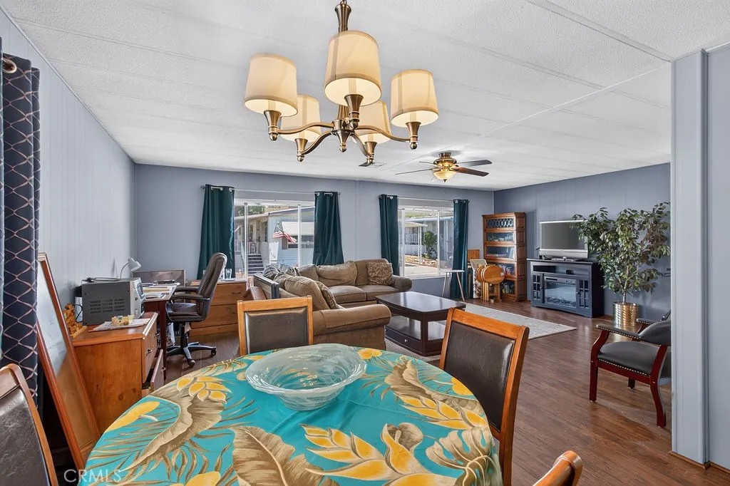 24001 Muirlands 153