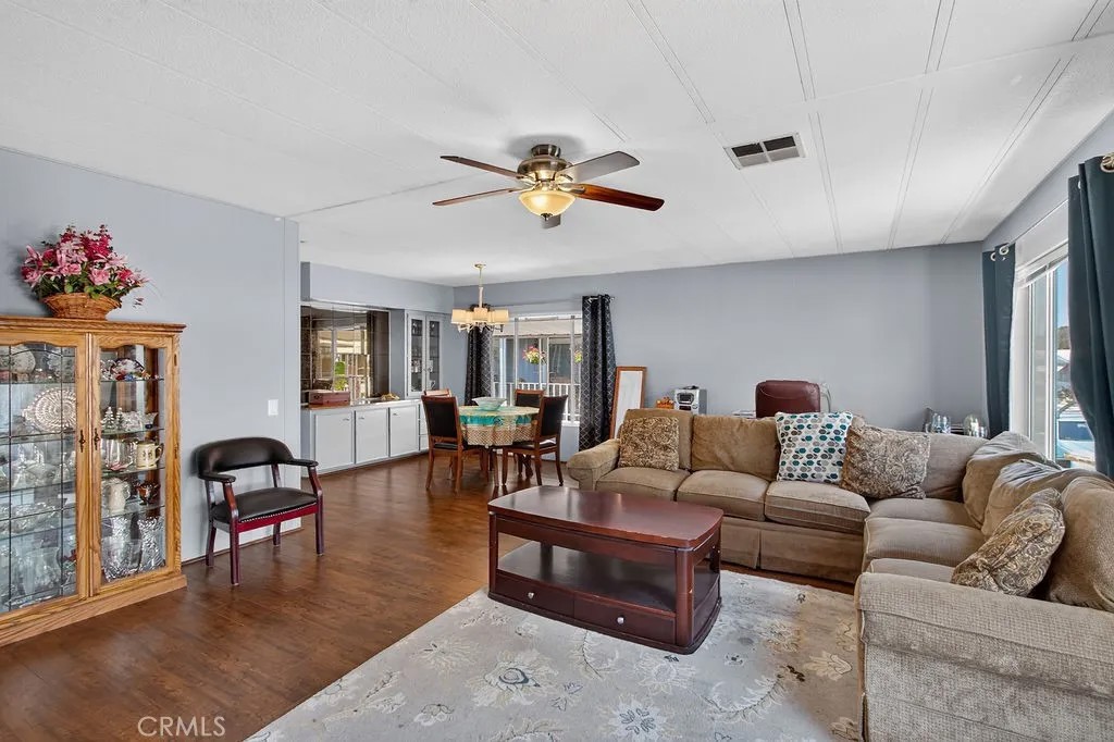 24001 Muirlands 153