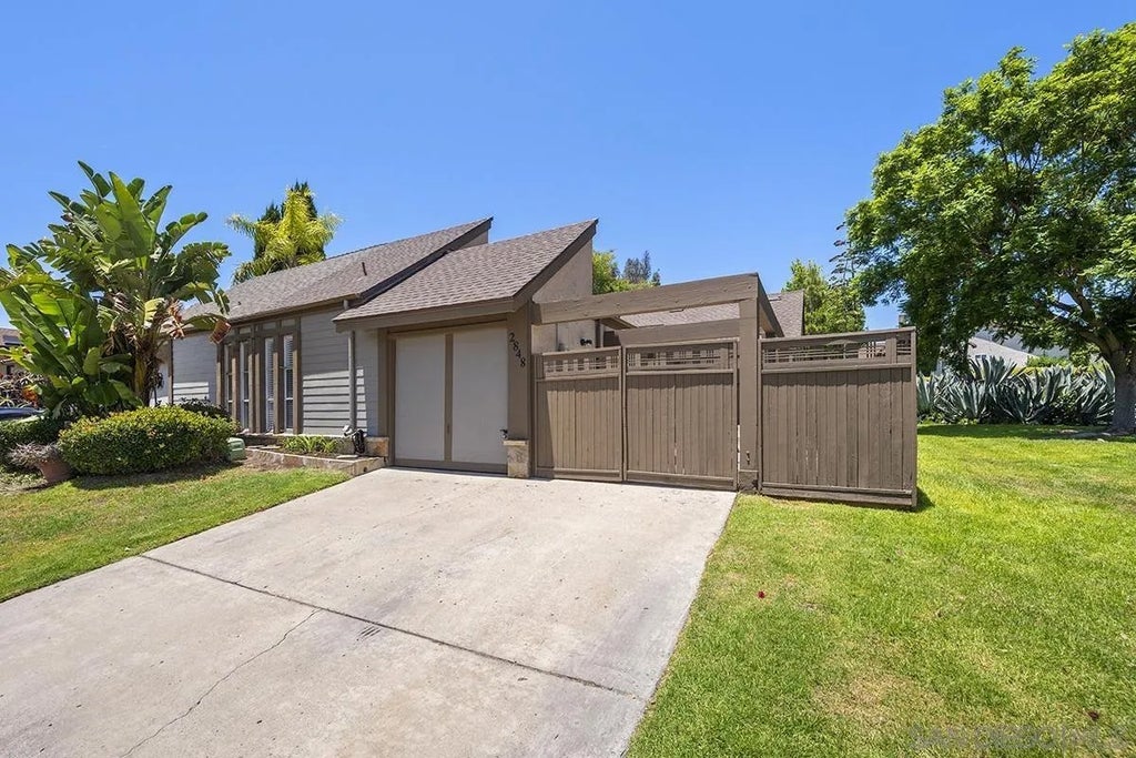 Photo of 2848 Glen Canyon Circle, Spring Valley, CA 91977 (MLS # 260016964)