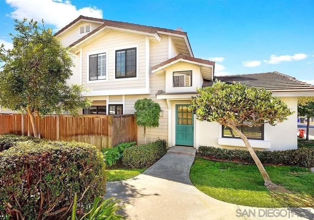 Photo of 3949 Caminito Del Mar Surf, San Diego, CA 92130 (MLS # 250041500)