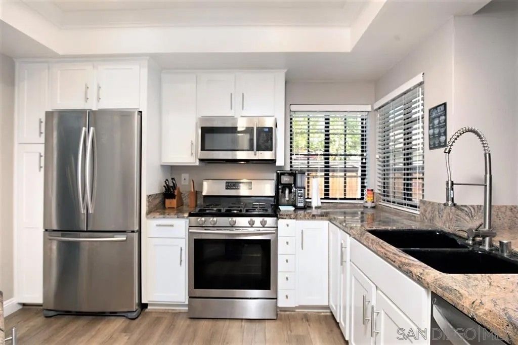 Photo of 3949 Caminito Del Mar Surf, San Diego, CA 92130 (MLS # 250041500)