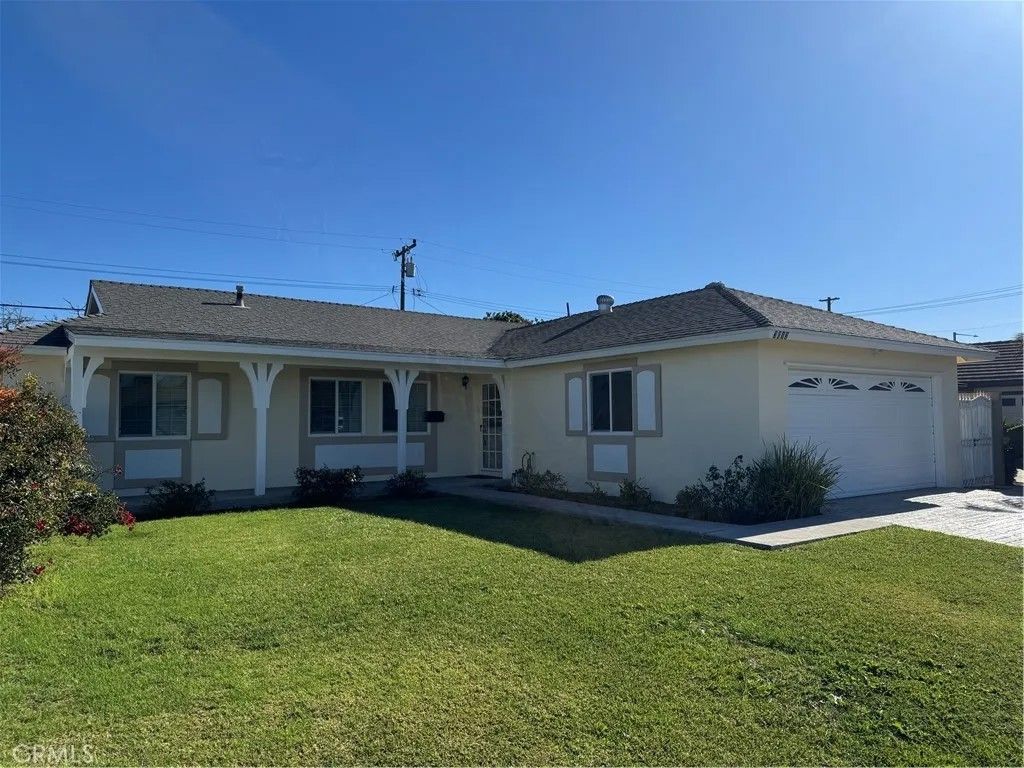 Photo of 3012 Garfield Ave, Costa Mesa, CA 92626 (MLS # PW25280971)