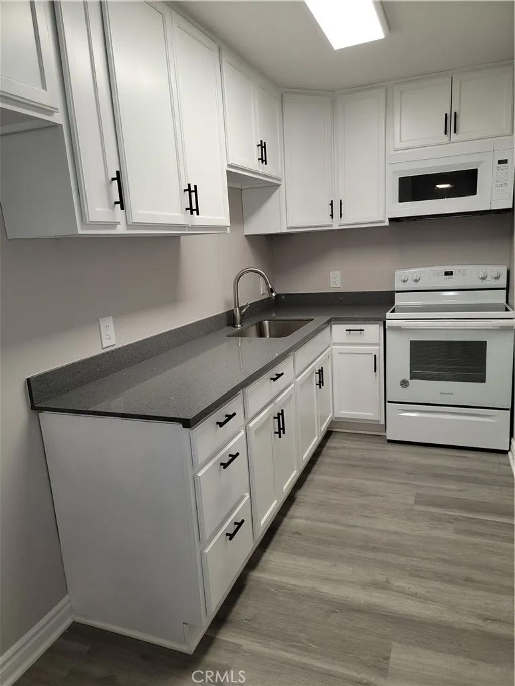 Photo of 470 N Villa Court #107, Palm Springs, CA 92262 (MLS # IV26031280)