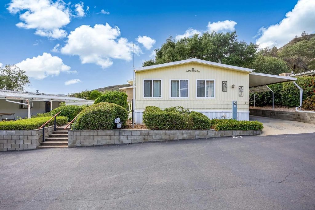 Photo of 4747 Oak Crest Rd #Spc 47, Fallbrook, CA 92028 (MLS # 250041839)